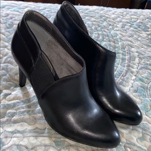 Women’s Adrienne Vittadini shoes, brand new!